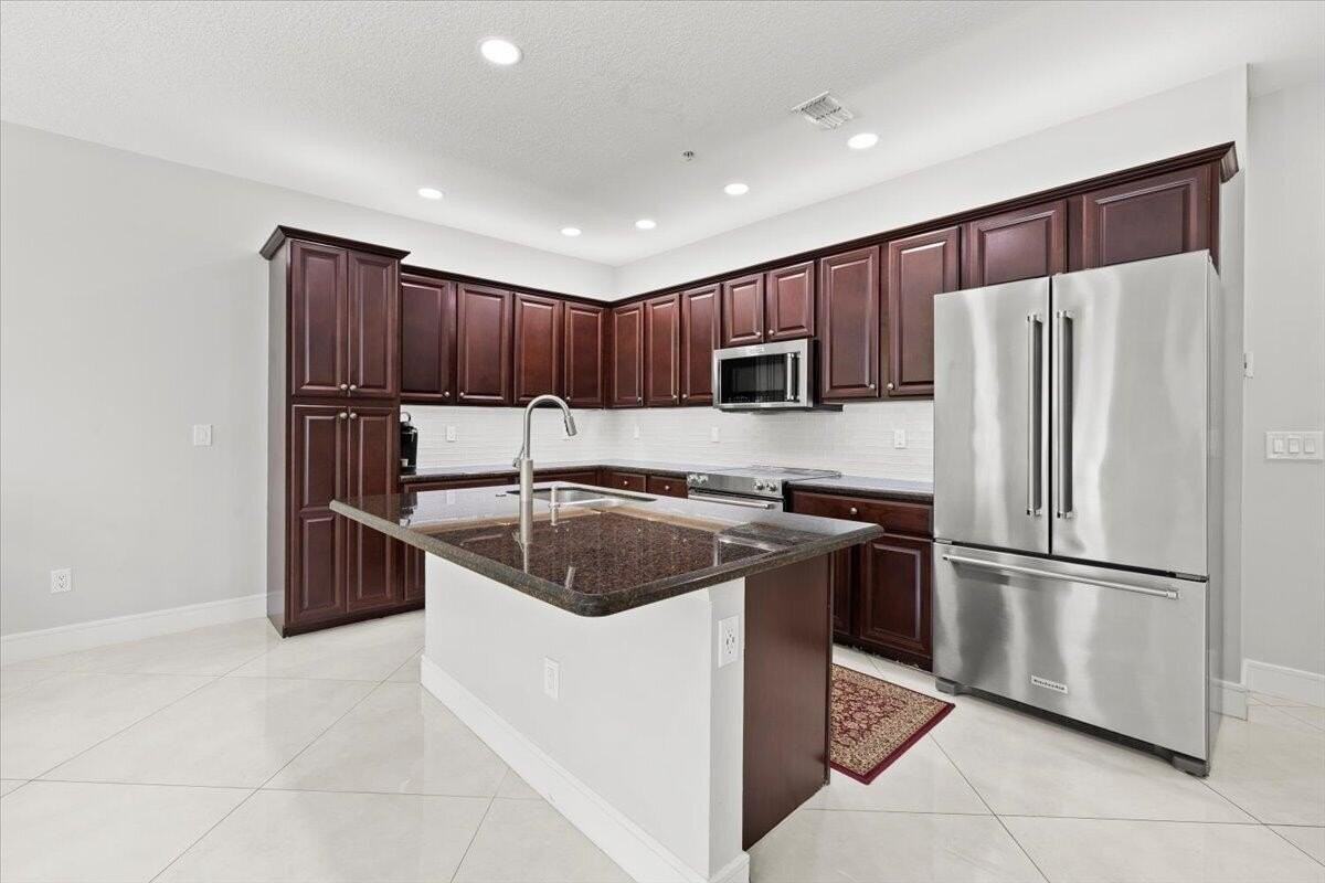 4980 Nw 15th Ave - Photo 4 of 50