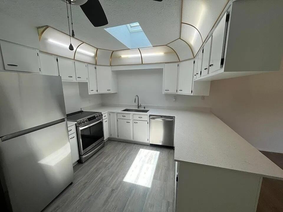 574 Sw Duval Ave - Photo 5 of 12
