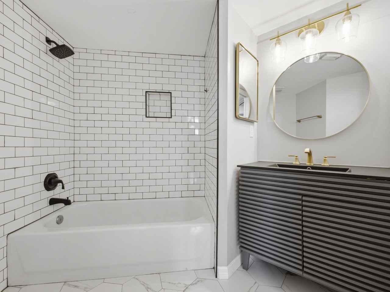 900 Crestwood Ct S #920 - Photo 6 of 44
