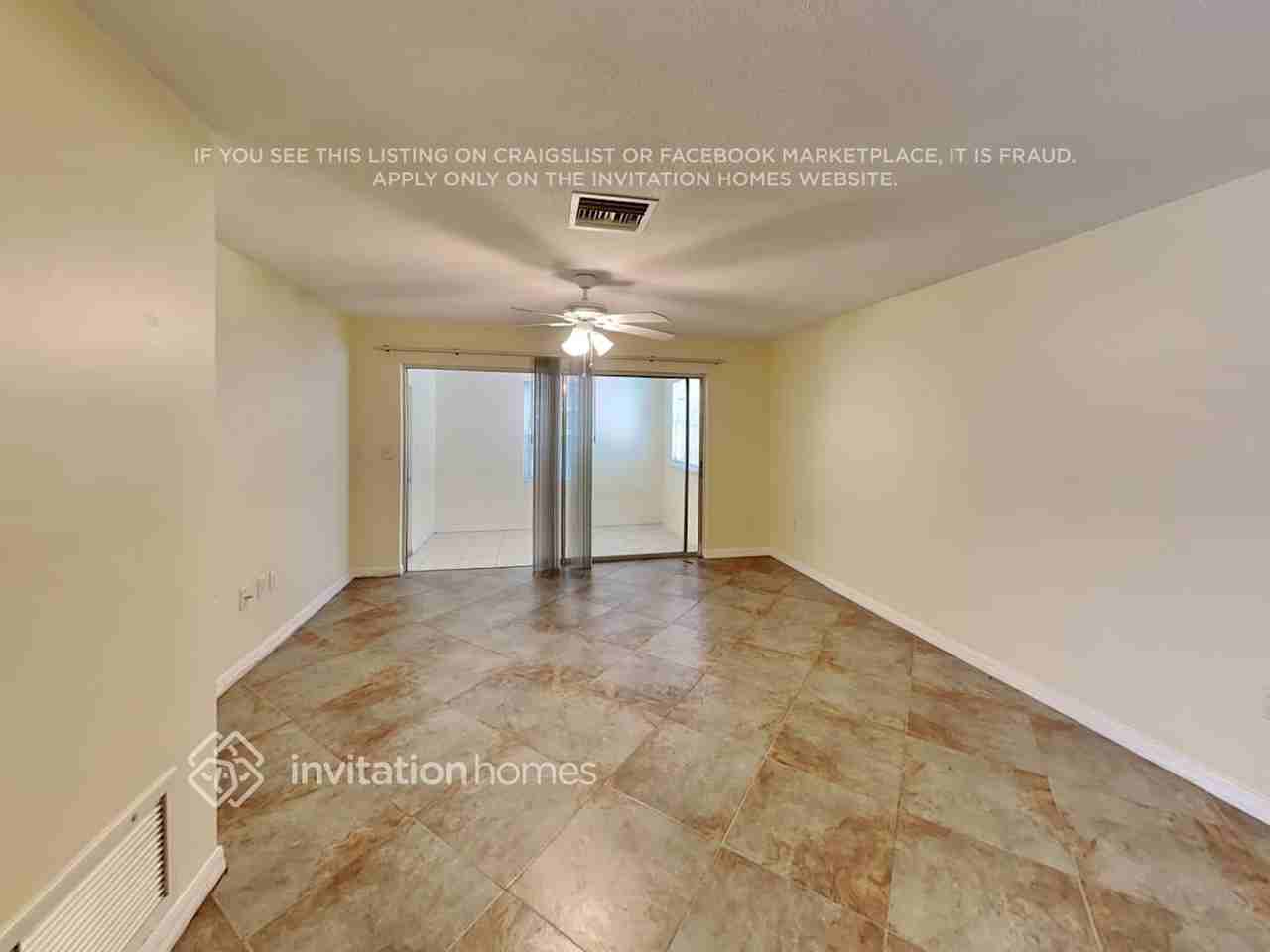 424 Crosswinds Dr - Photo 3 of 17
