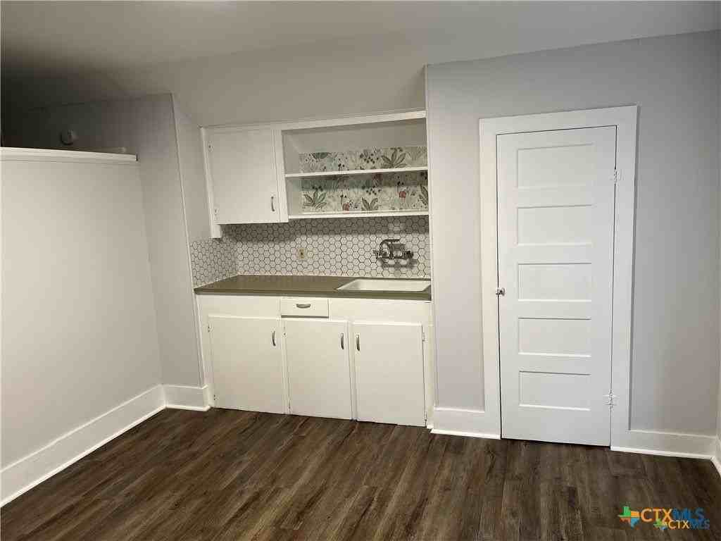1506 # A N De Leon Street - Photo 6 of 7