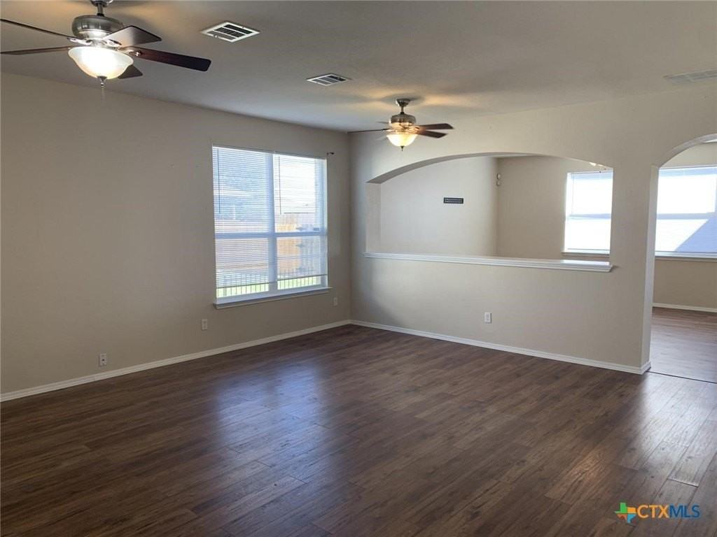5506 Bridgewood Dr - Photo 2 of 10