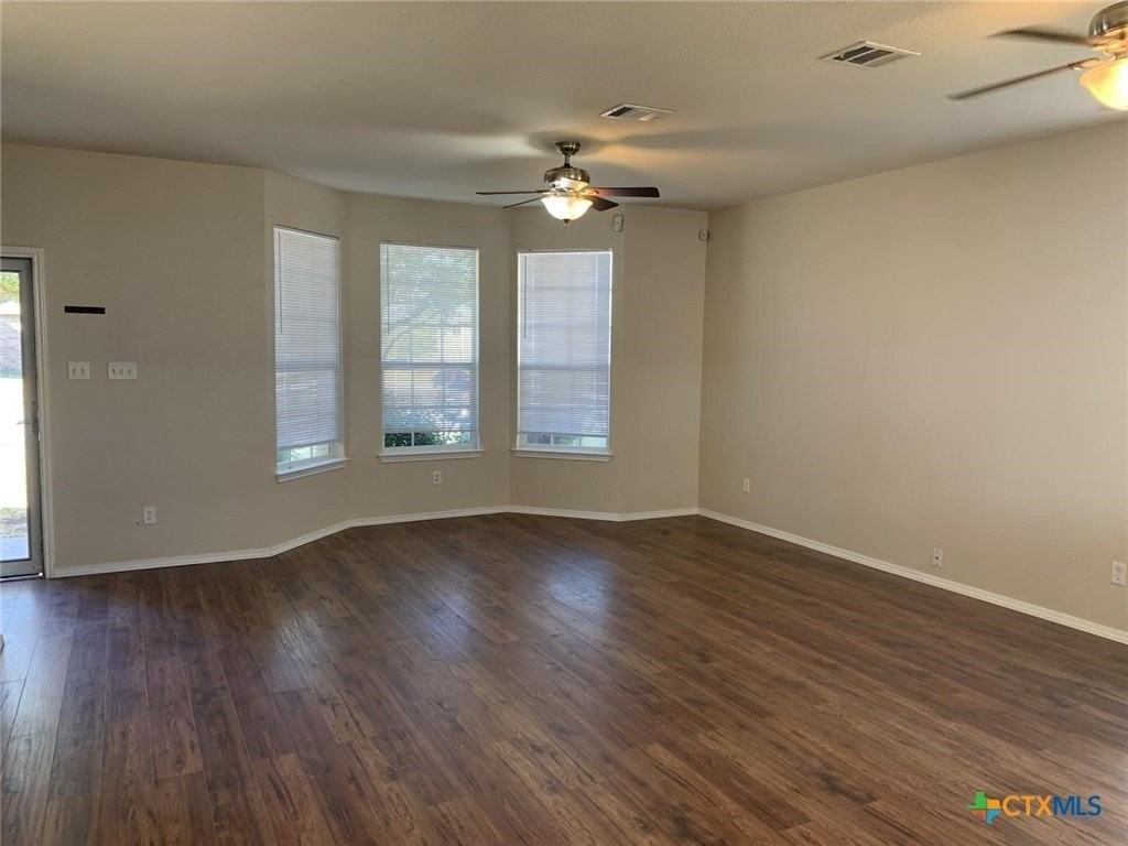5506 Bridgewood Dr - Photo 3 of 10
