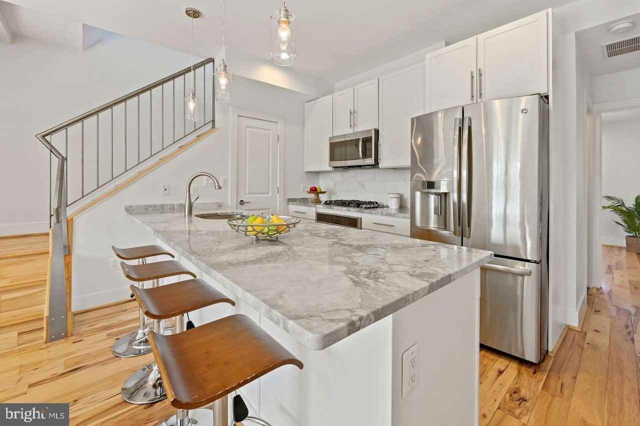 3325 11th St Nw #7 - Photo 2 of 38