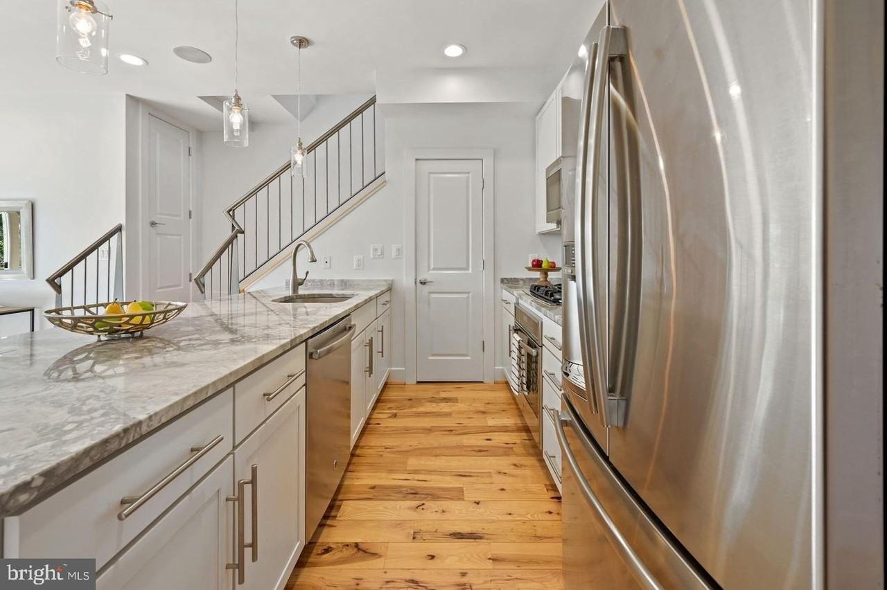 3325 11th St Nw #7 - Photo 3 of 38