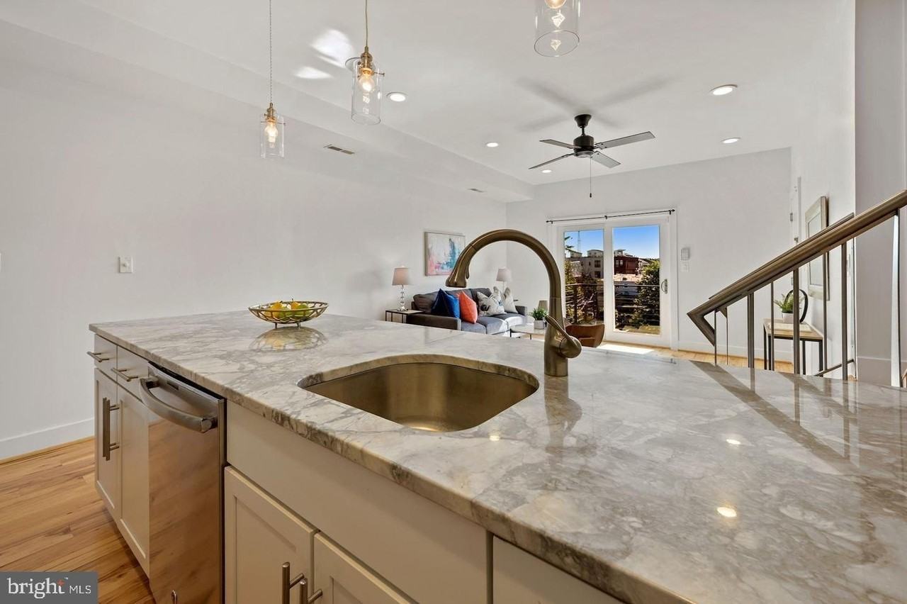 3325 11th St Nw #7 - Photo 4 of 38