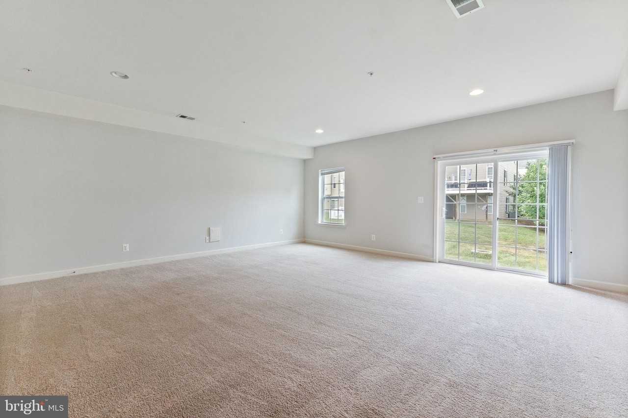 302 Black Sky Ln - Photo 2 of 32