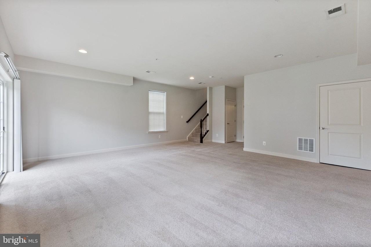 302 Black Sky Ln - Photo 4 of 32