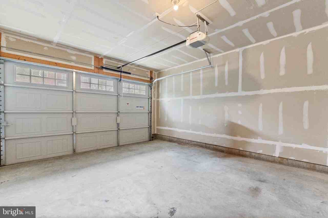 302 Black Sky Ln - Photo 5 of 32