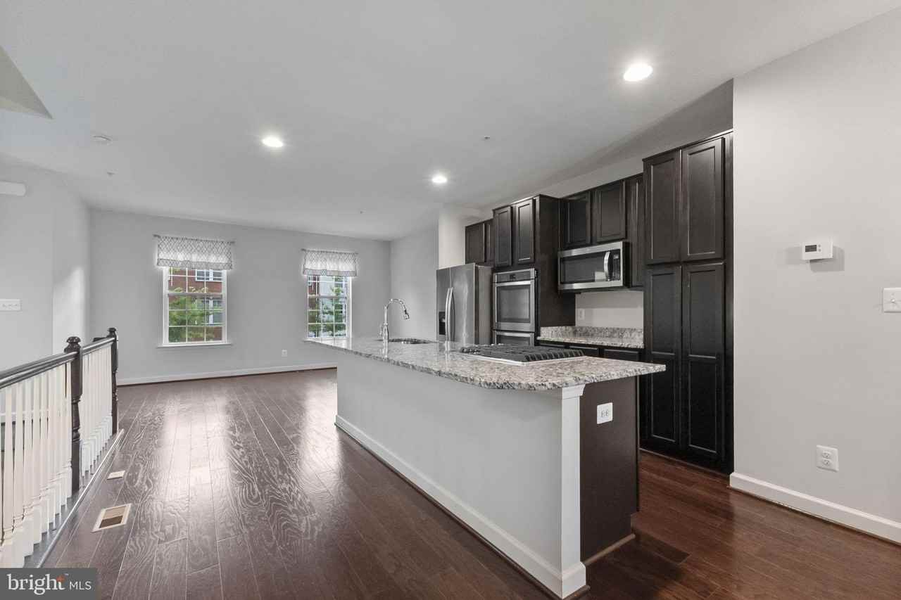 302 Black Sky Ln - Photo 6 of 32