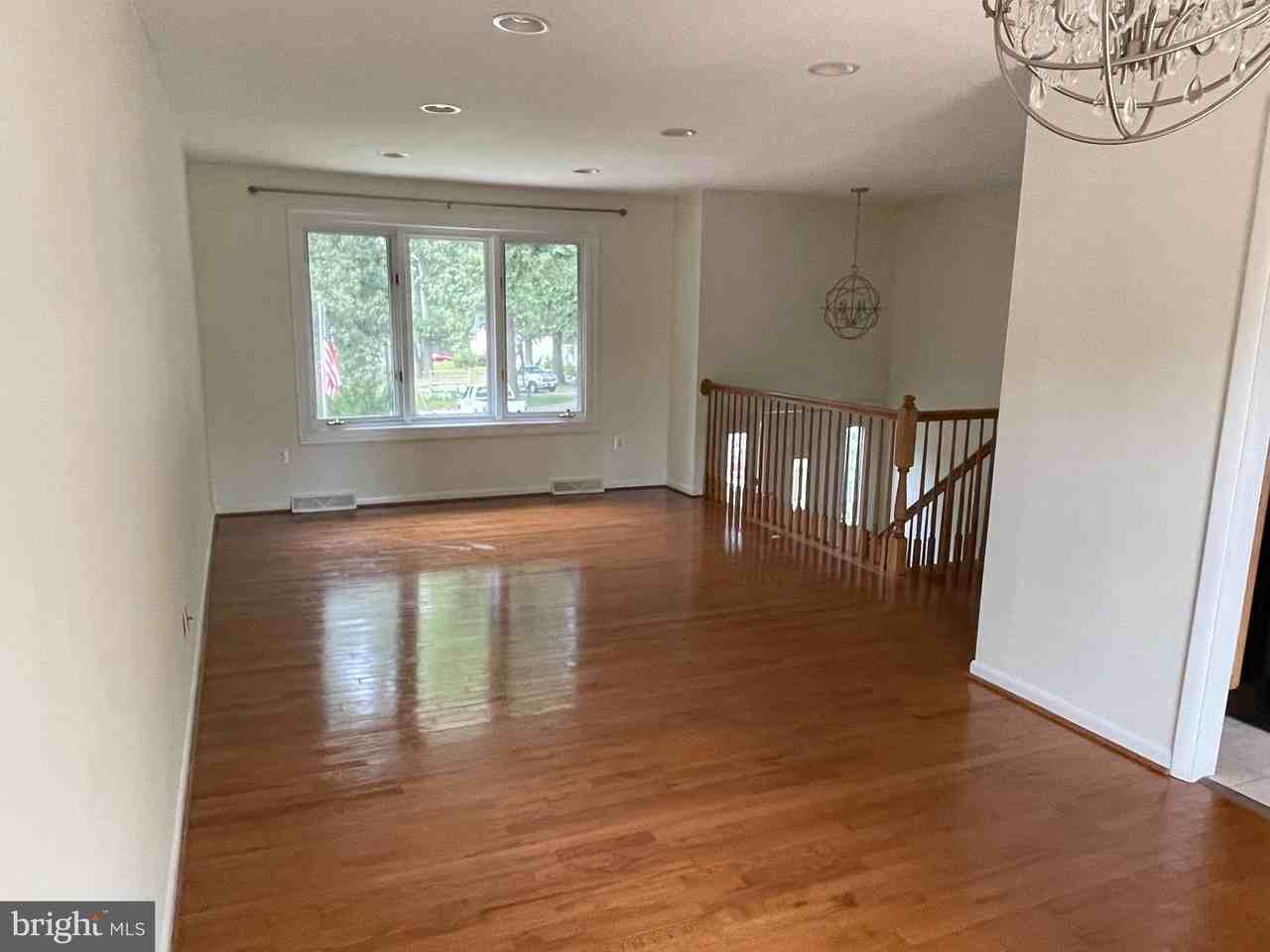 271 Crandell Rd - Photo 5 of 27