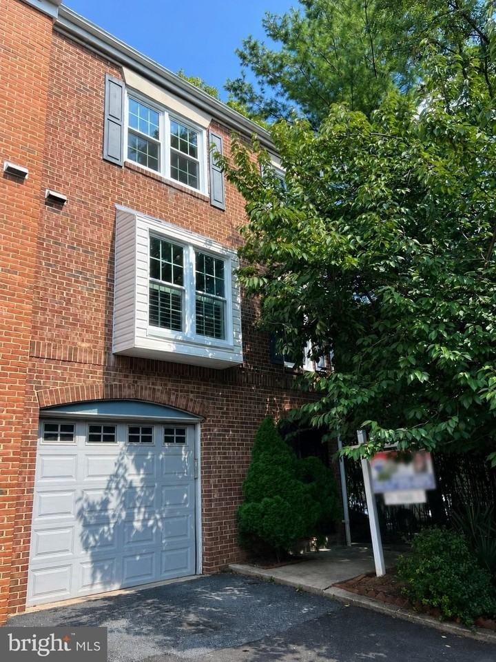 5 Grace Church Ct