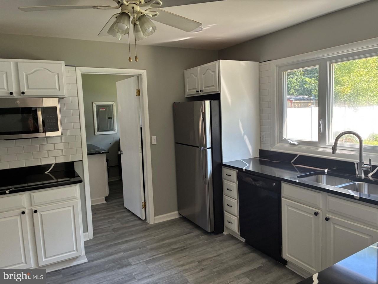 18 Glover Ln - Photo 7 of 21