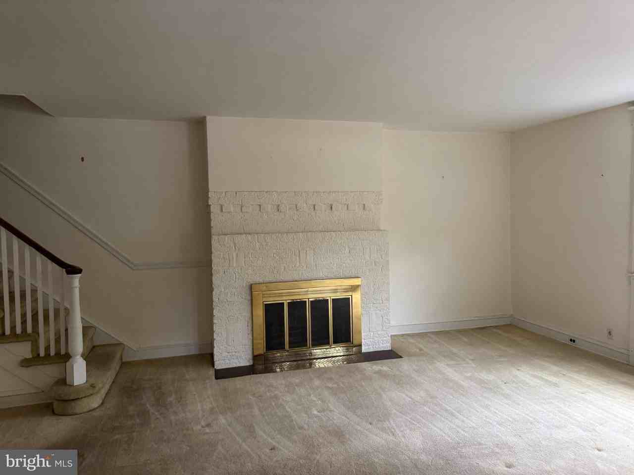 8235 Brookside Rd - Photo 7 of 25