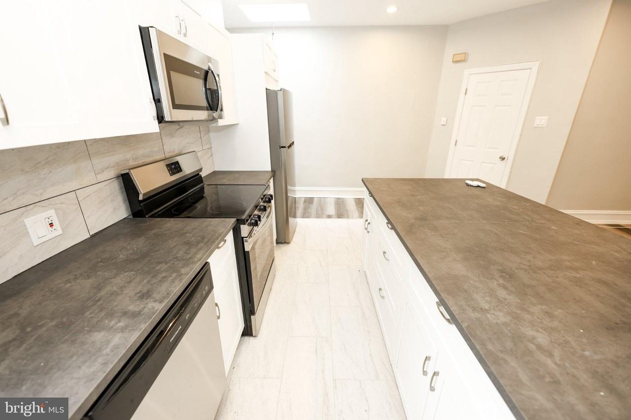 6044 Catharine St #1B - Photo 6 of 26