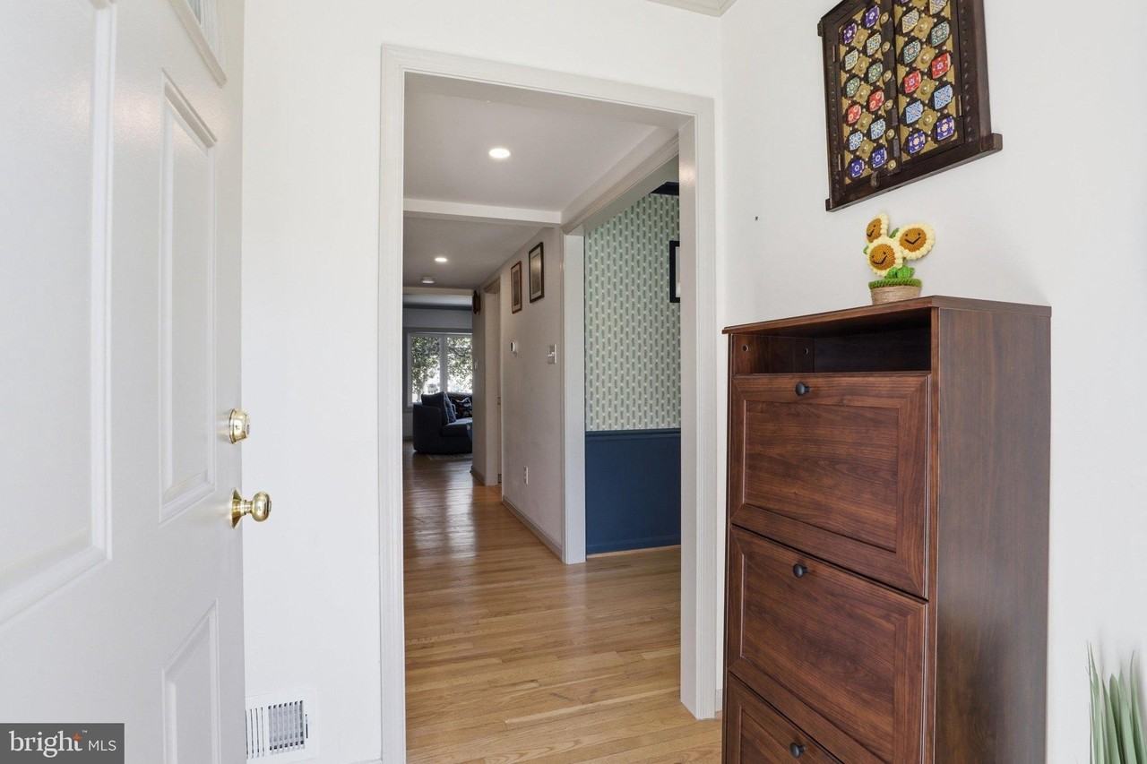 1151 Randolph Rd - Photo 3 of 34