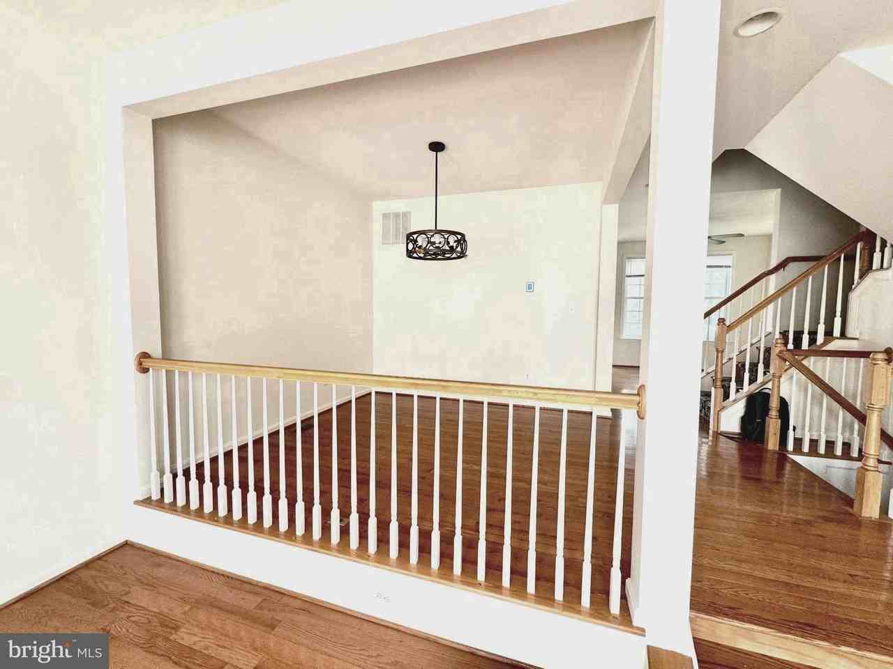 3381 Beechcliff Dr - Photo 7 of 32
