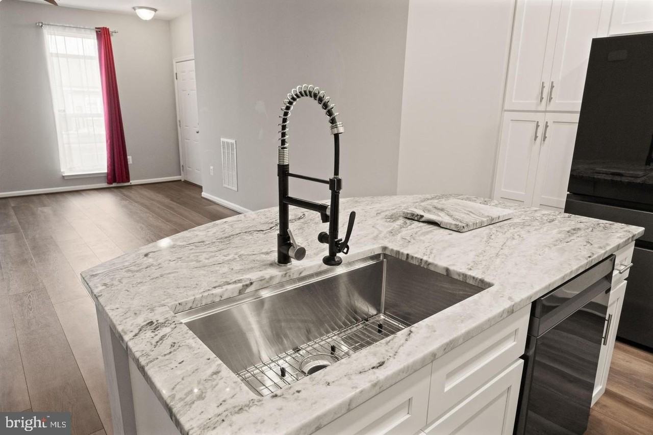 9541 Center St - Photo 2 of 42