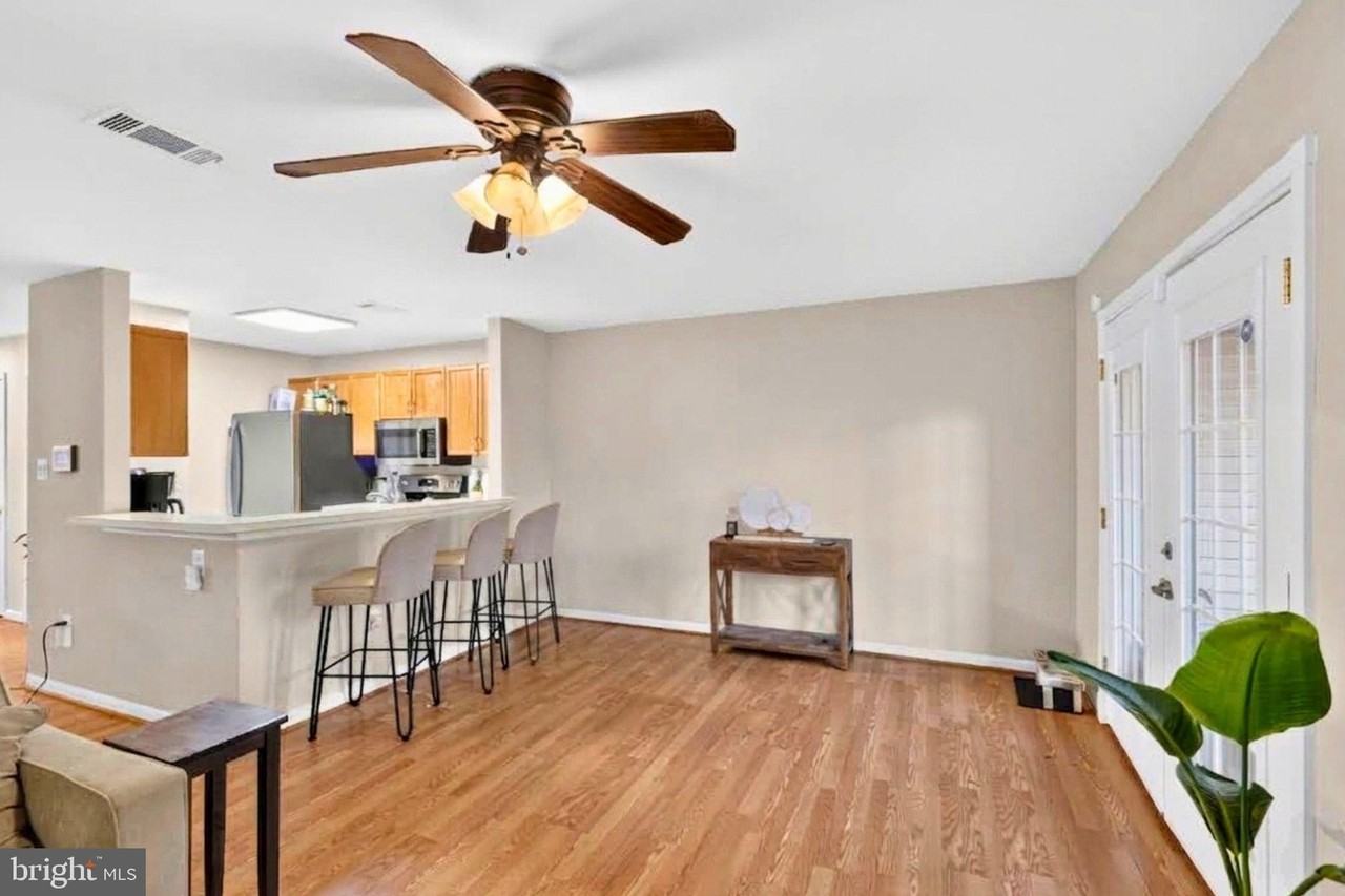 10925 Postern Ct - Photo 6 of 27