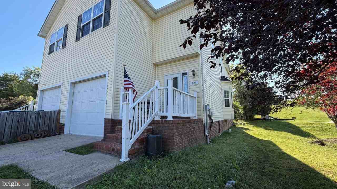 826 Colley Block Rd - Photo 2 of 20