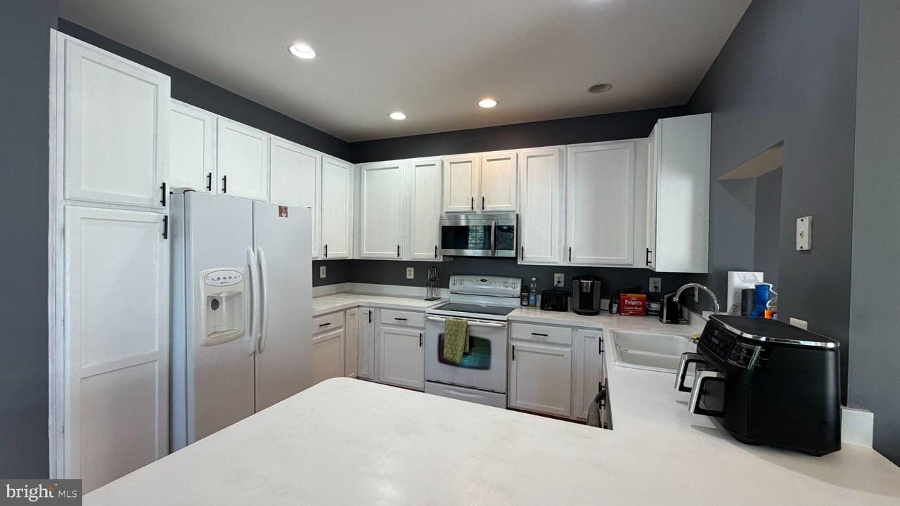 826 Colley Block Rd - Photo 7 of 20