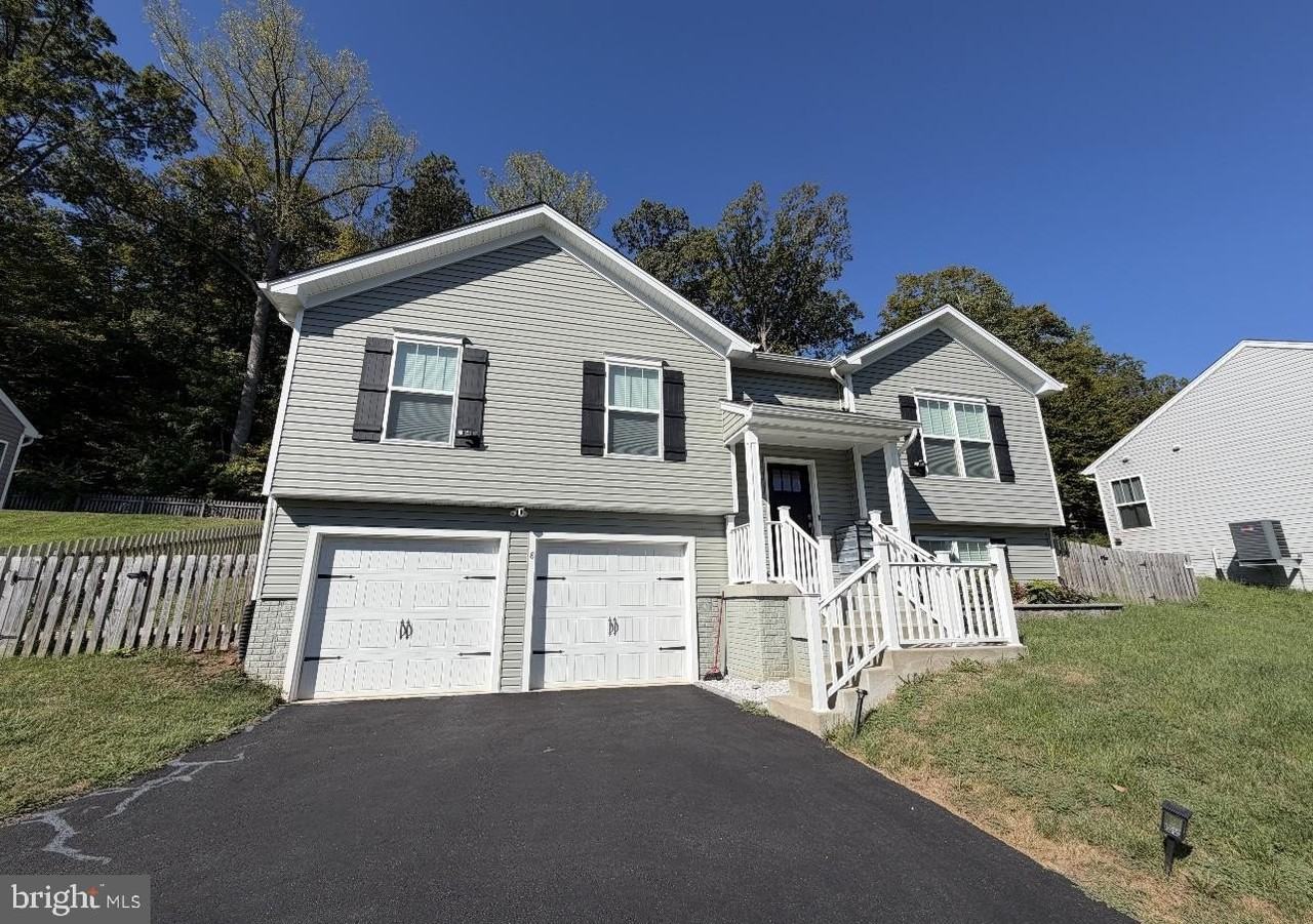 8 Howard Cir
