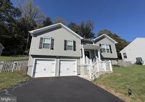 featured image of 8 Howard Cir