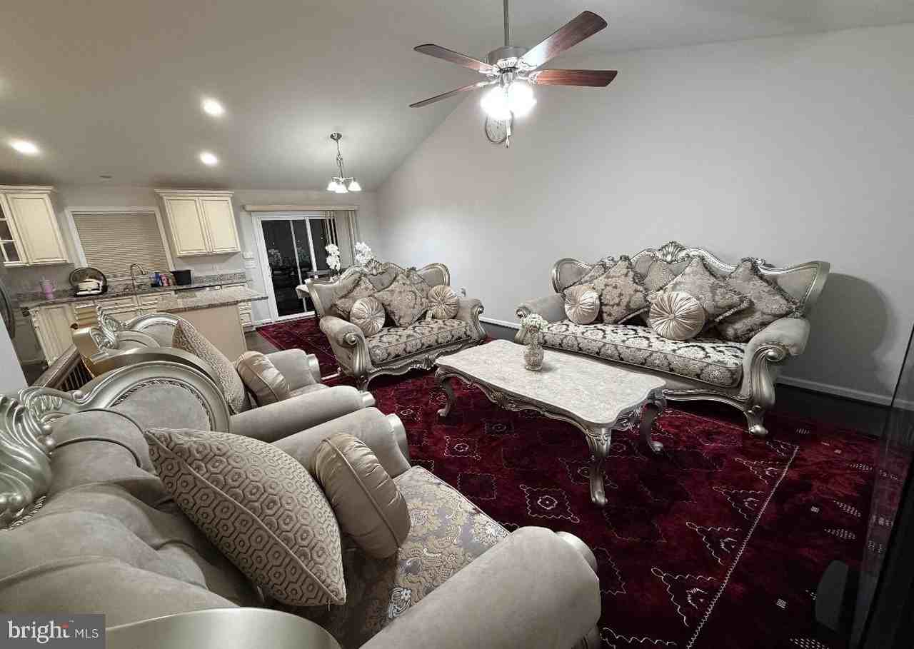 8 Howard Cir - Photo 4 of 15