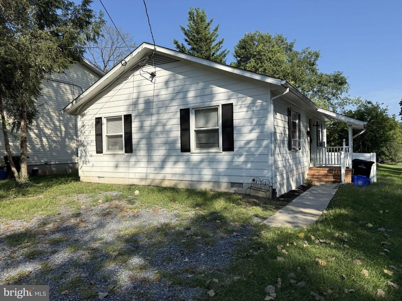 380 Shawnee Ave - Photo 2 of 16