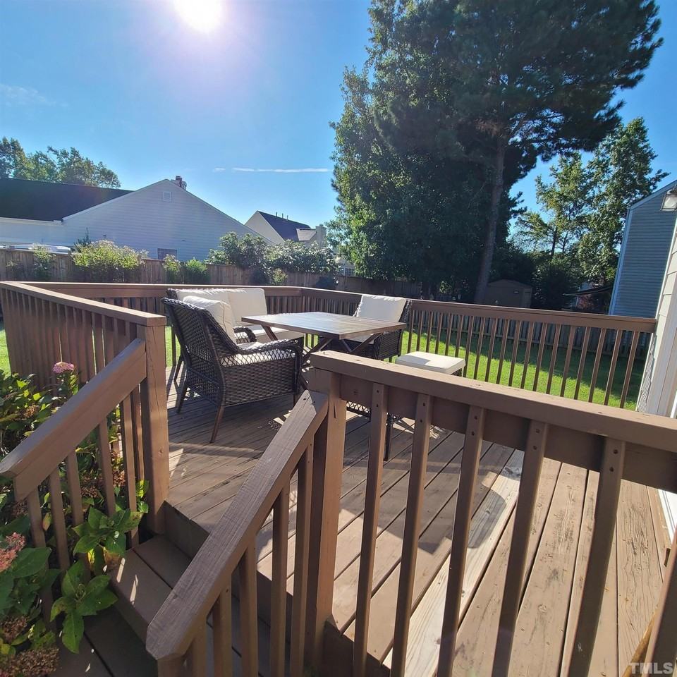 101 Autumn Glen Ln - Photo 2 of 29