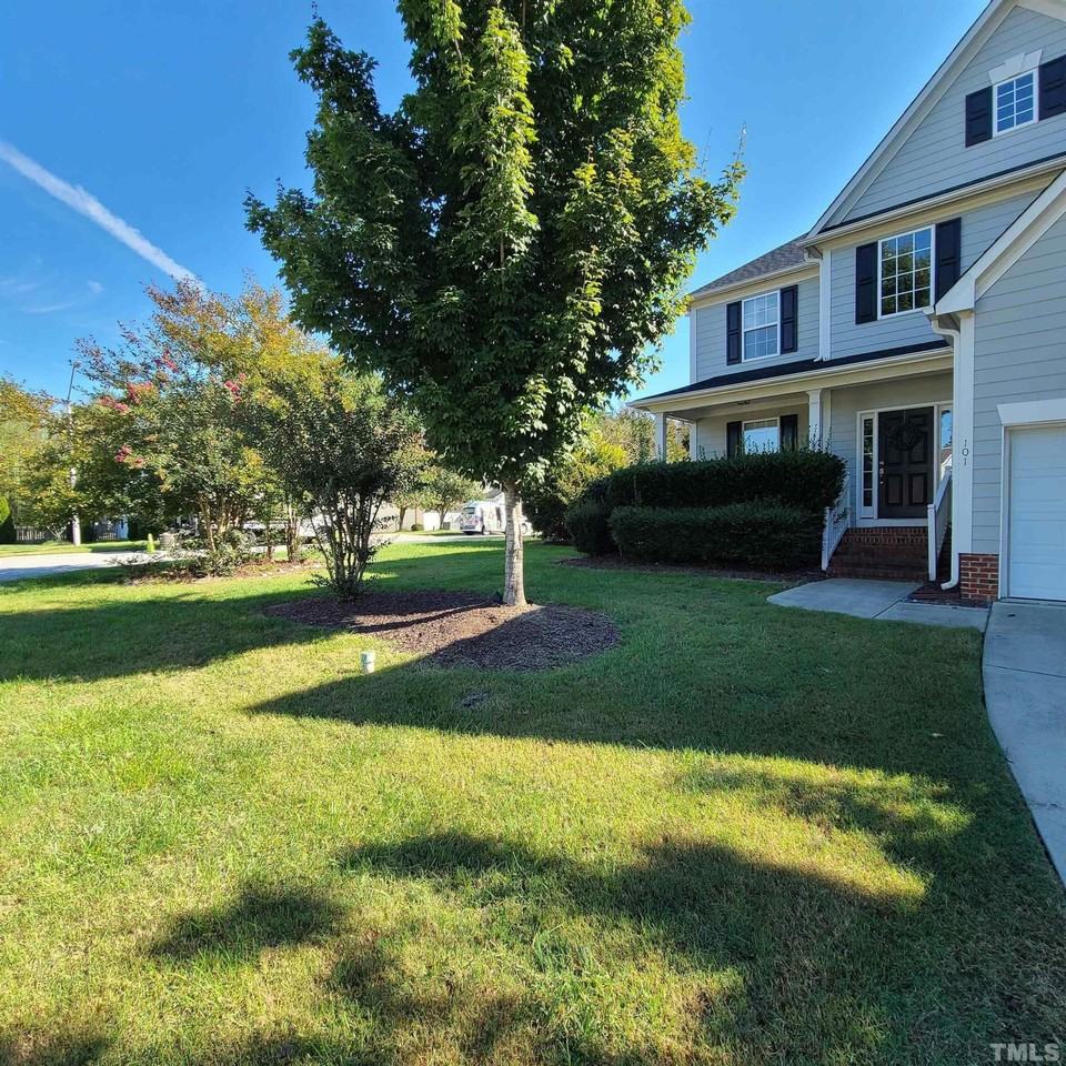 101 Autumn Glen Ln - Photo 3 of 29