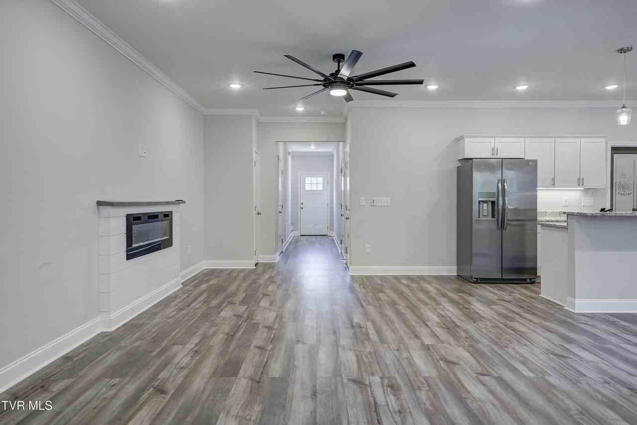 872 Ava Dr - Photo 7 of 37