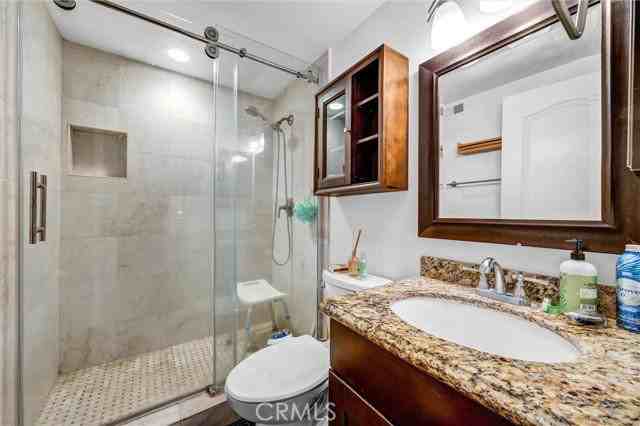 13692 Solitaire Way - Photo 2 of 8