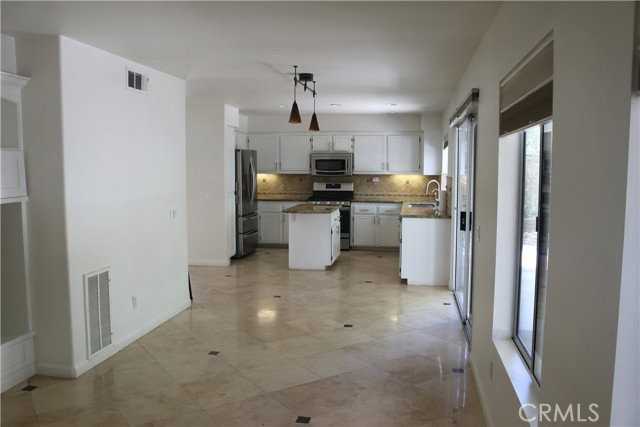 17 Cagney - Photo 7 of 8