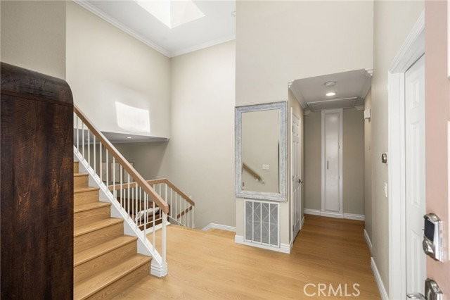 642 Colonial Cir - Photo 2 of 6