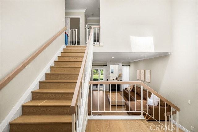 642 Colonial Cir - Photo 3 of 6