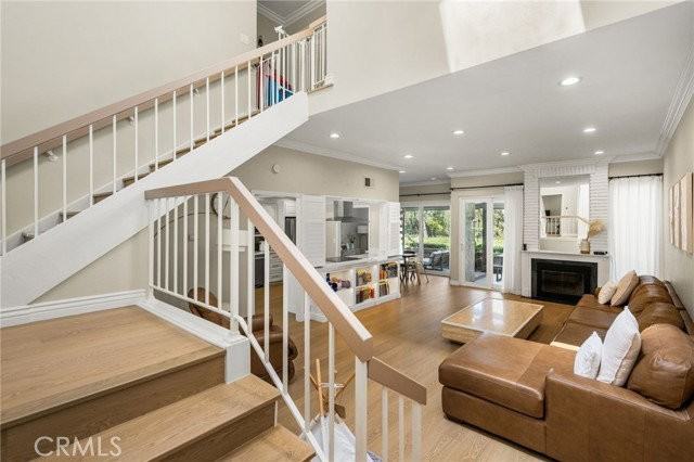 642 Colonial Cir - Photo 5 of 6