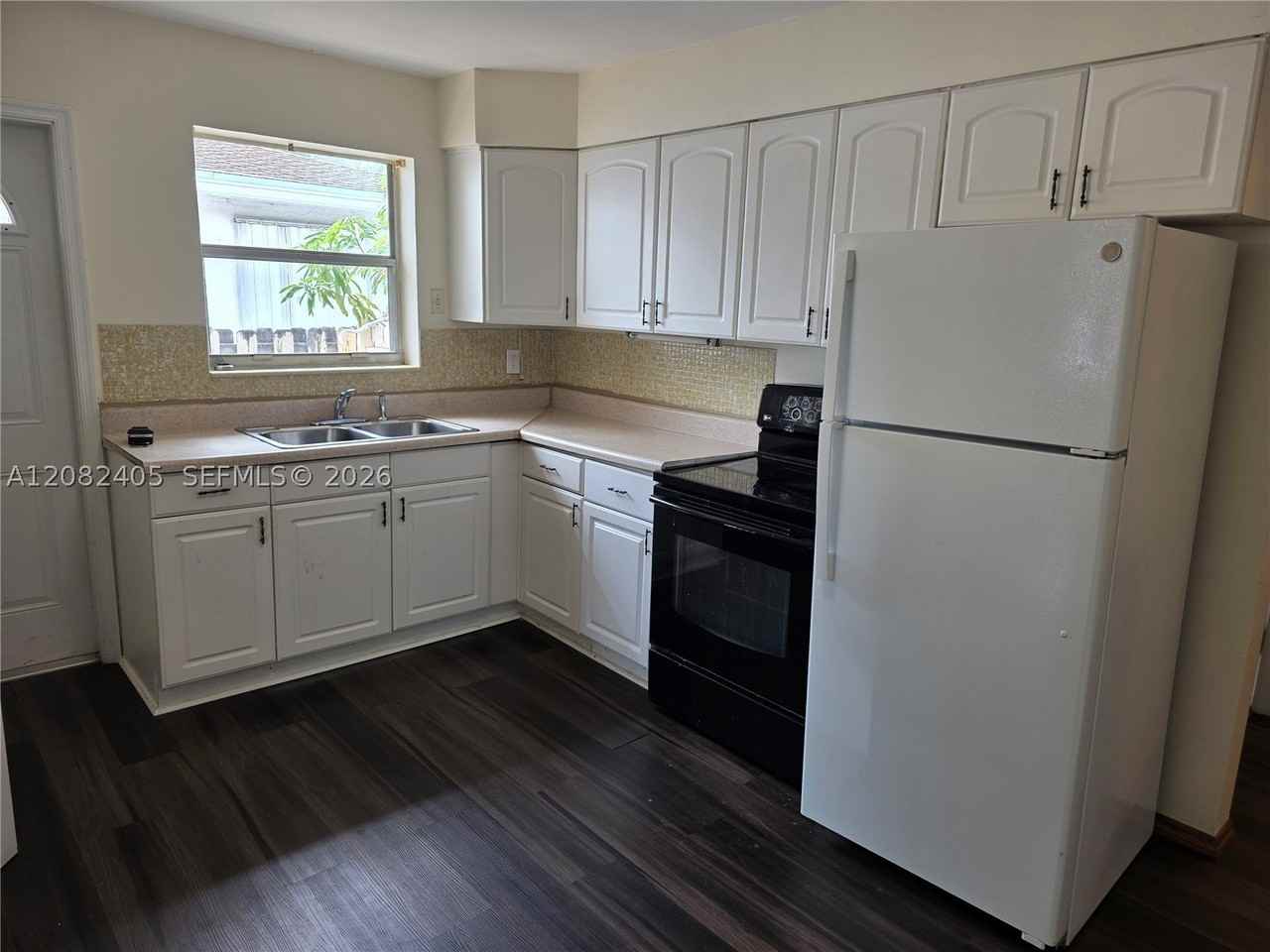 1843 Wiley St #1 - Photo 6 of 15