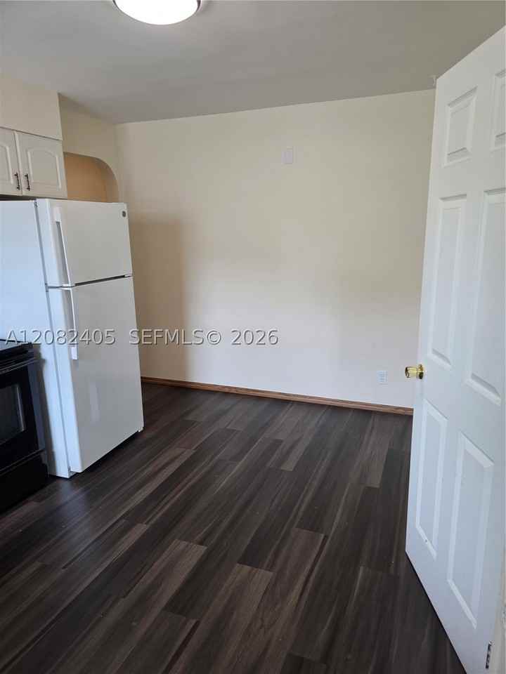 1843 Wiley St #1 - Photo 7 of 15