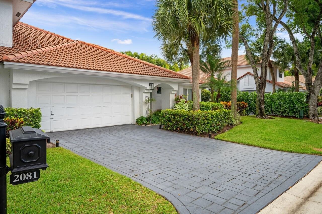 2081 Nw 52nd St - Photo 4 of 49