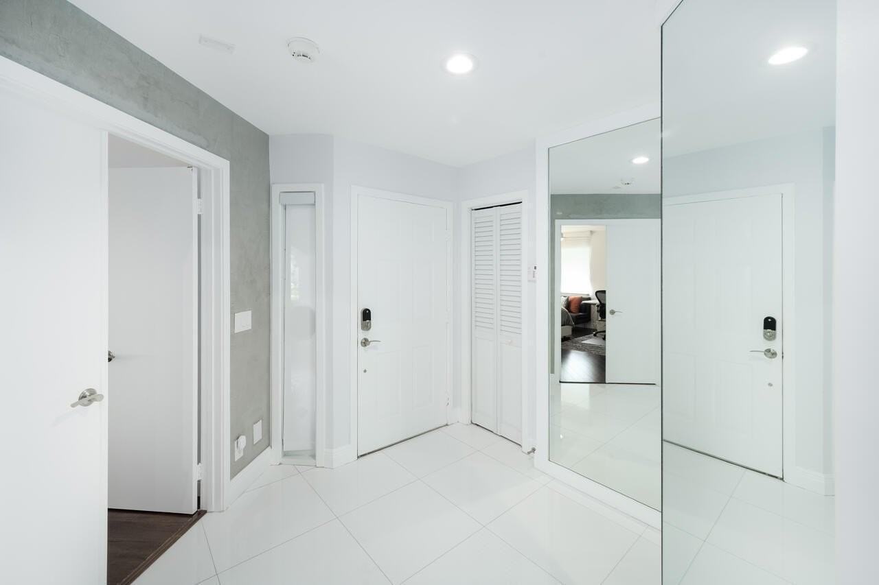 2081 Nw 52nd St - Photo 6 of 49