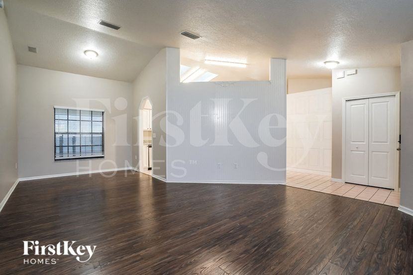 1105 Craig Ct - Photo 4 of 15