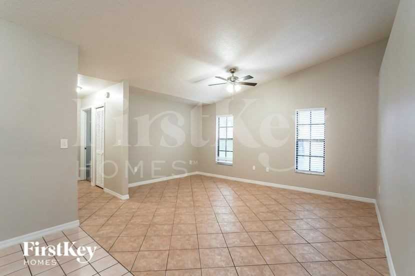 1105 Craig Ct - Photo 5 of 15