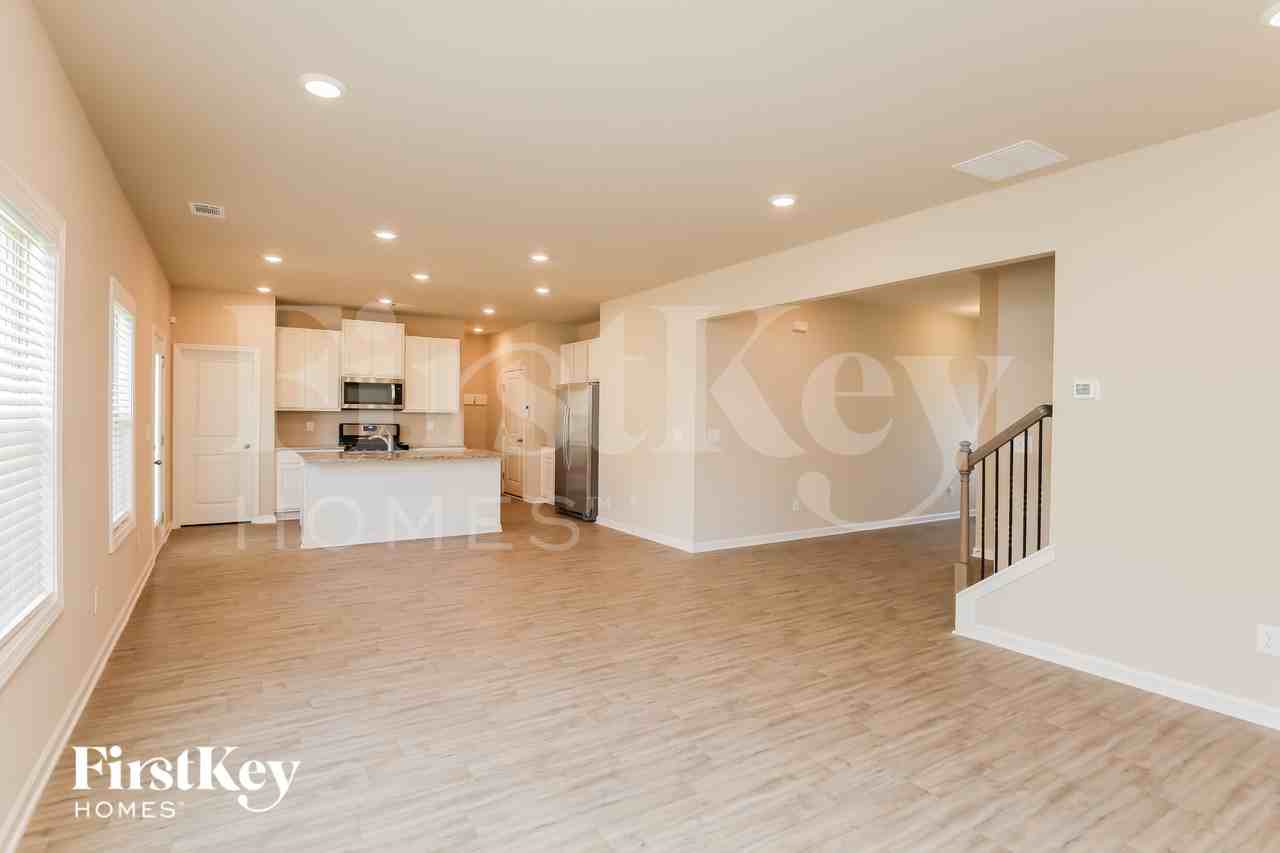 334 Auburn Crossing Dr - Photo 5 of 15