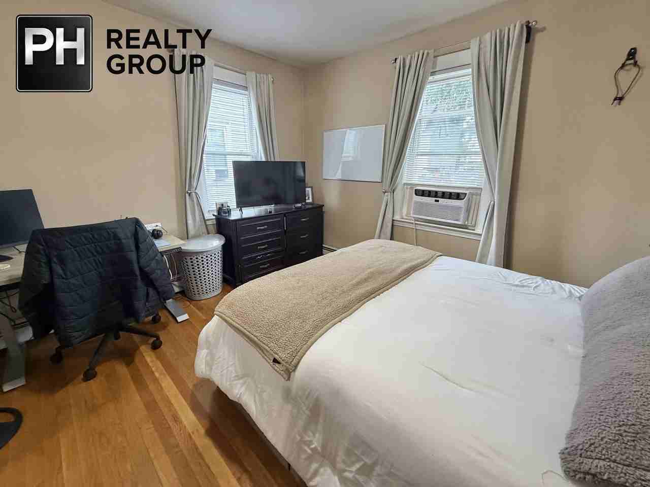 5 Cottage Ln - Photo 2 of 8