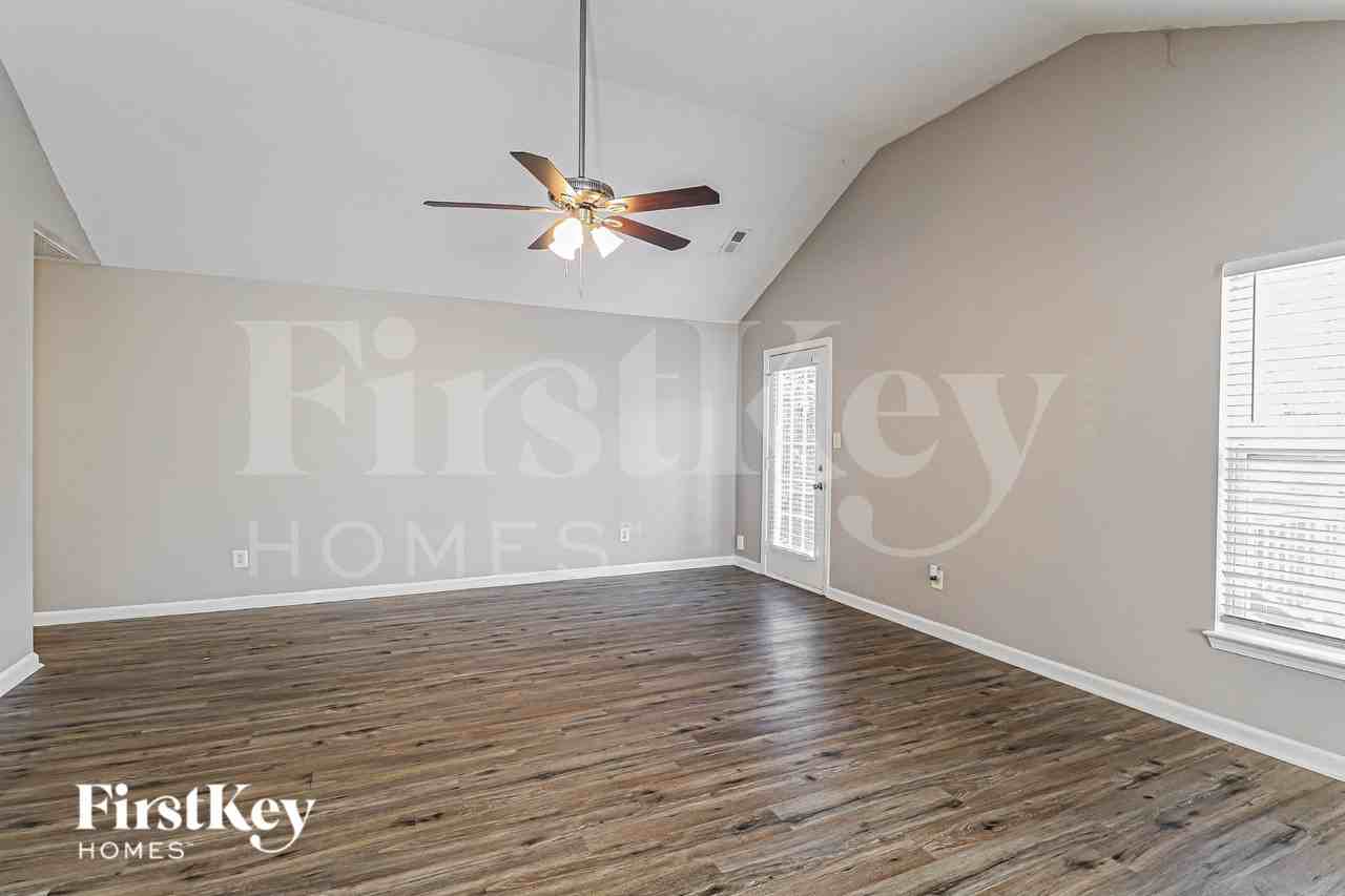 933 Milkwood Ln - Photo 3 of 16