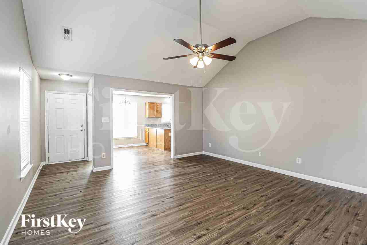 933 Milkwood Ln - Photo 4 of 16