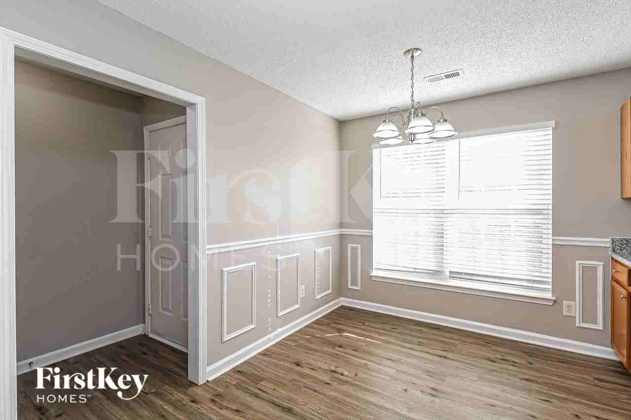 933 Milkwood Ln - Photo 5 of 16