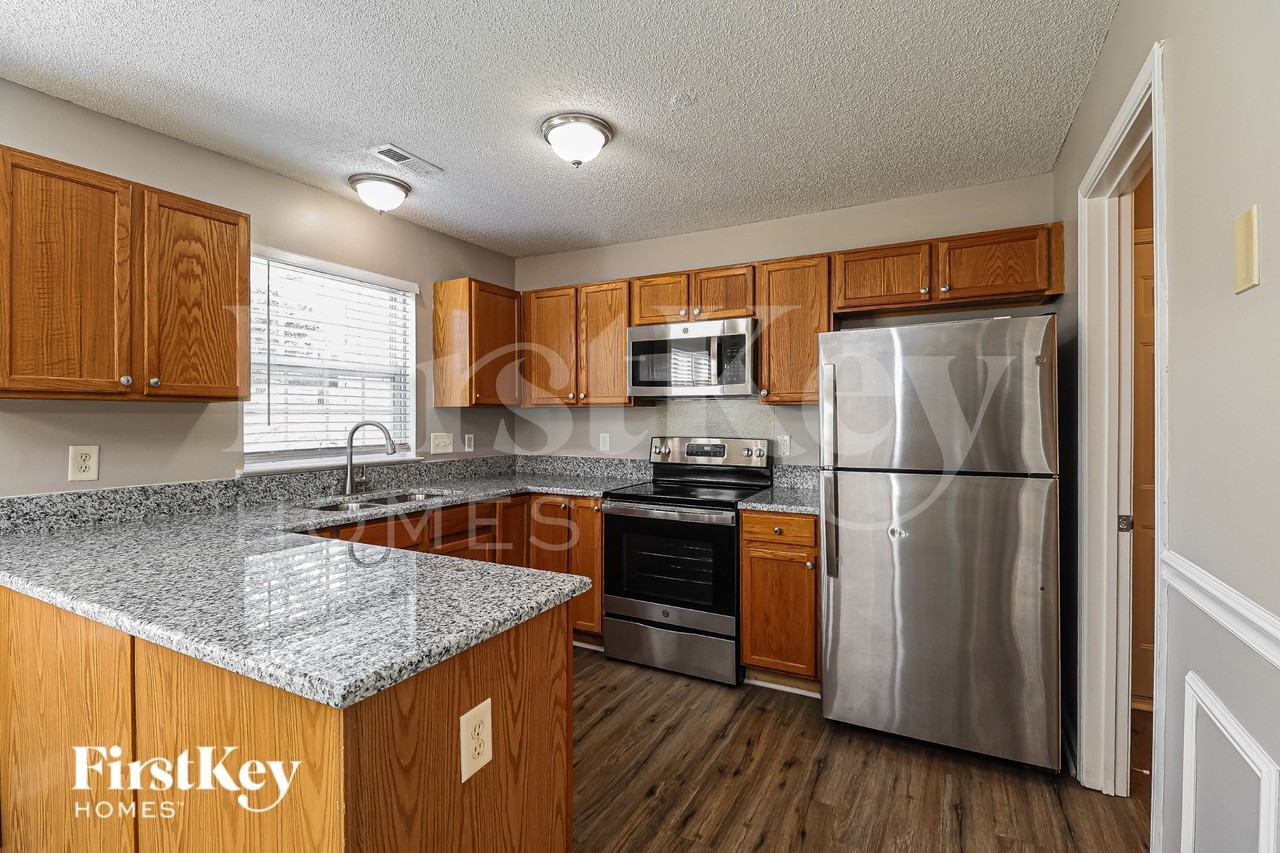 933 Milkwood Ln - Photo 6 of 16