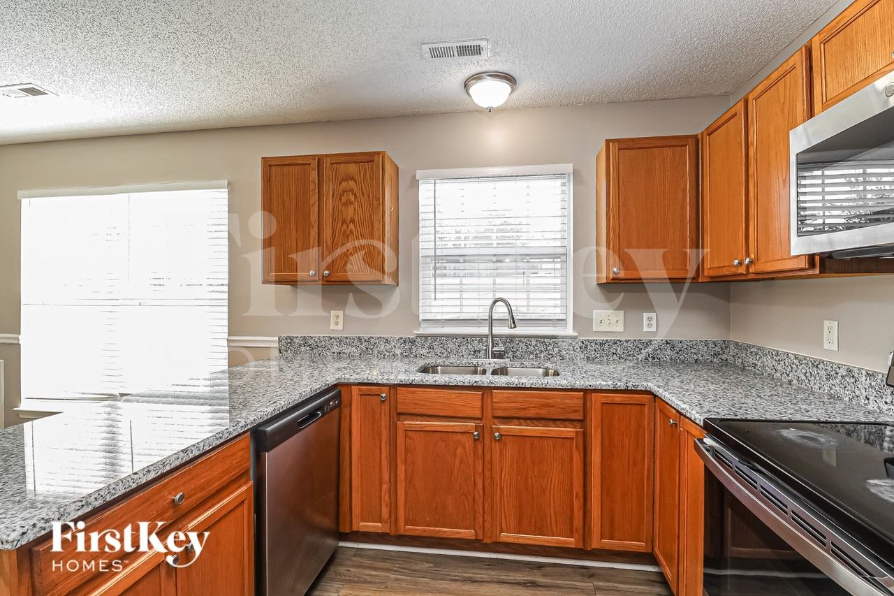 933 Milkwood Ln - Photo 7 of 16